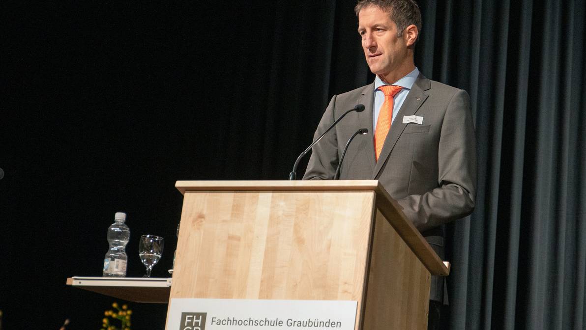 Achim Ott, Vice President Robotics der Hamilton Bonaduz AG und Hochschulrat der FH Graubünden, hielt eine Festrede.