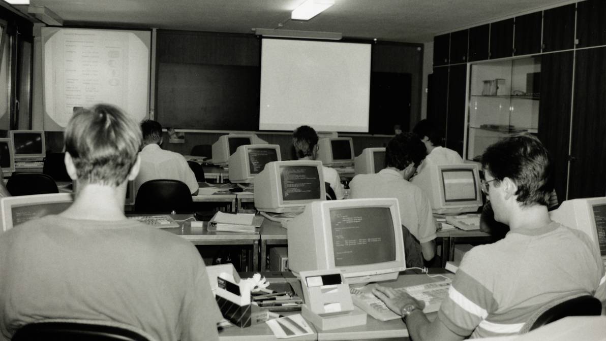 Sechs Jahrzehnte Fachhochschule Graubünden zugunsten der Studierenden, der Wirtschaft und der Gesellschaft. (1980-1989)