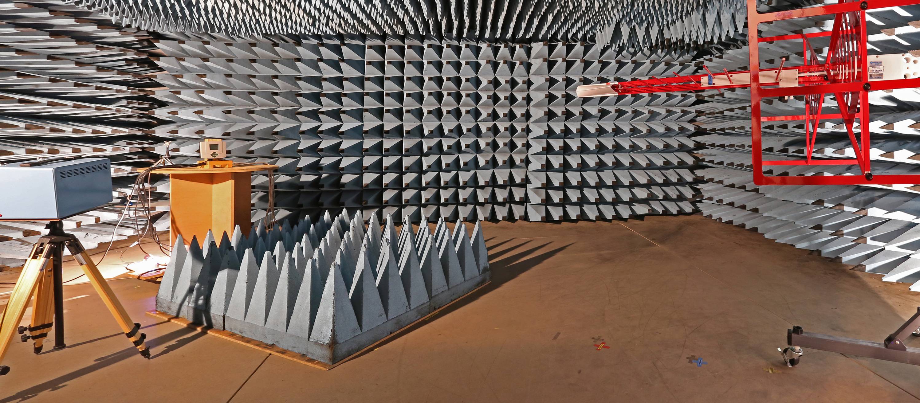 Imagebild EMV Prüfzentrum