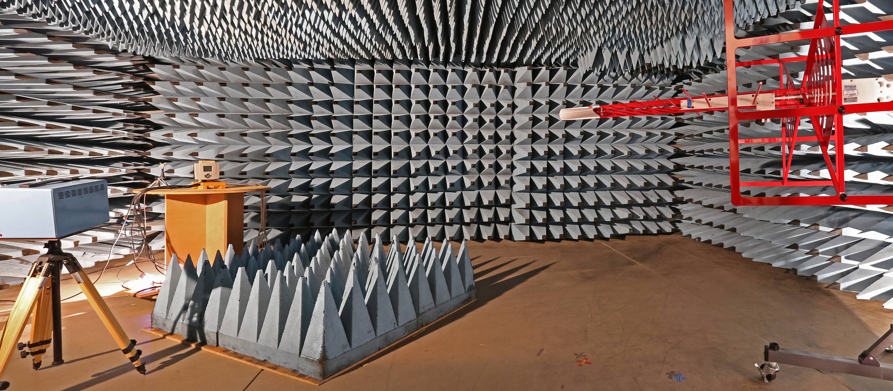 Imagebild EMV Prüfzentrum