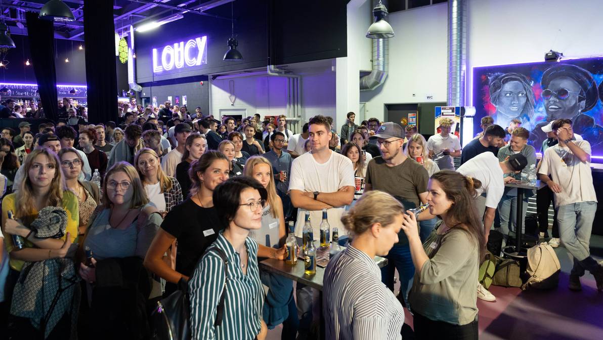 [Translate to Italienisch:] Alle neuen Bachelor- und Masterstudierenden treffen sich an der Kick-off-Veranstaltung in Chur.