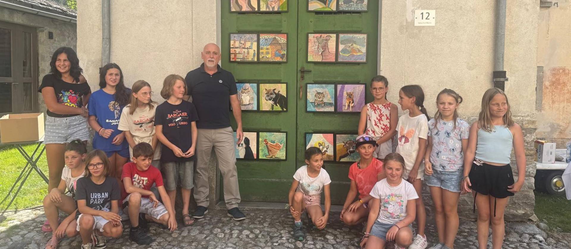 Il community building contribuisce alla creazione di destinazioni montane resilienti per ospiti, residenti e seconde residenze. Offerte come la scuola di pittura Panaläda in Val Bregaglia danno un importante contributo in tal senso. Le destinazioni possono trarre ispirazione dalla nuova guida della SUP Grigioni, sviluppata in collaborazione con Bregaglia Engadin Turismo e Andermatt Swiss Alps.