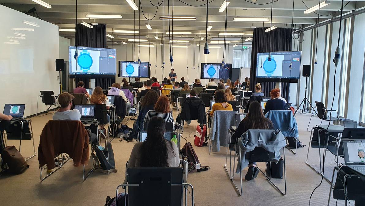 News-Studienstart-2020-Multimedia-Production Die Neustudierenden Multimedia Production nahmen sowohl im Churer Medienhaus als auch an der Berner Fachhochschule ihr Studium auf.