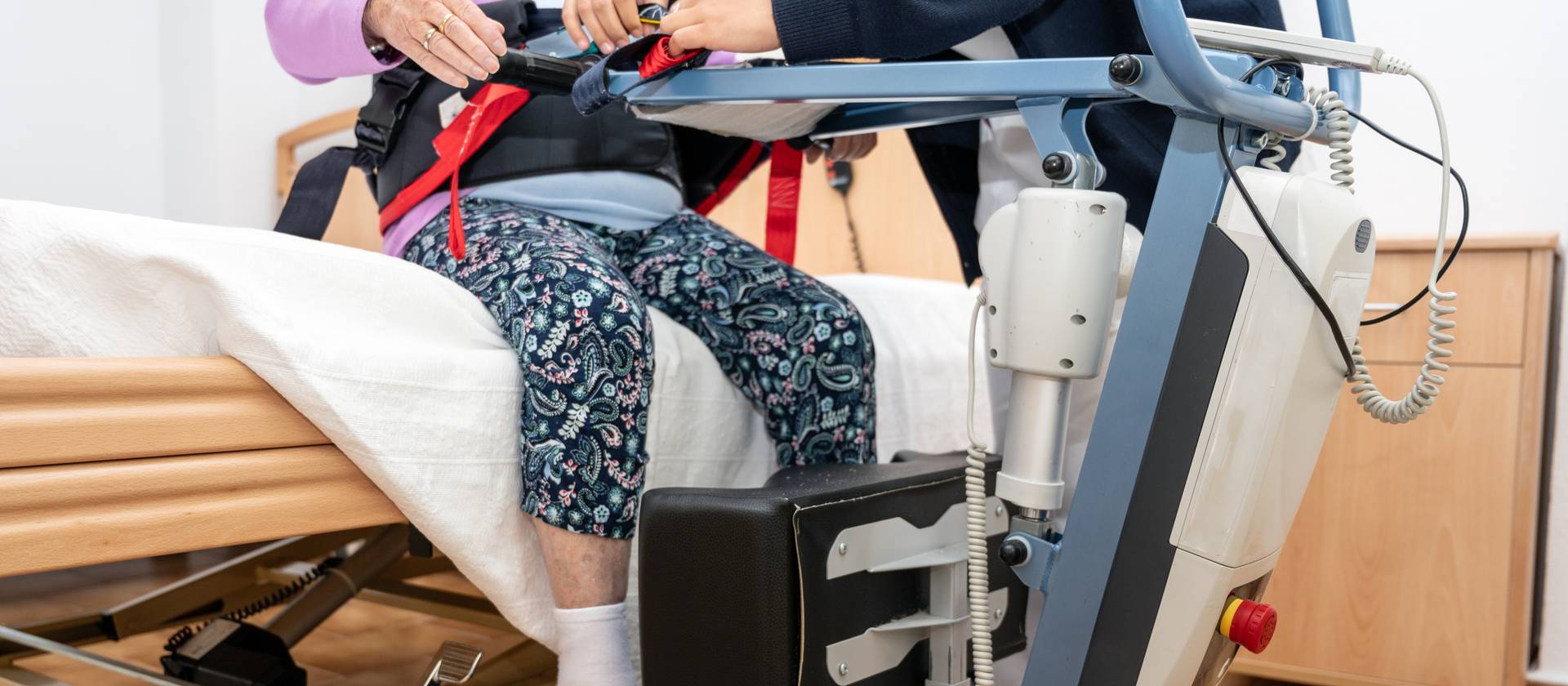 Insbesondere die Pflege- und Betreuungsbranche kämpft seit längerem mit dem Fachkräftemangel.