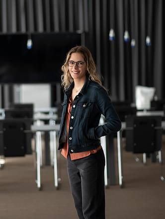 Portraitfoto Anna Schmidhauser Portraitfoto Anna Schmidhauser