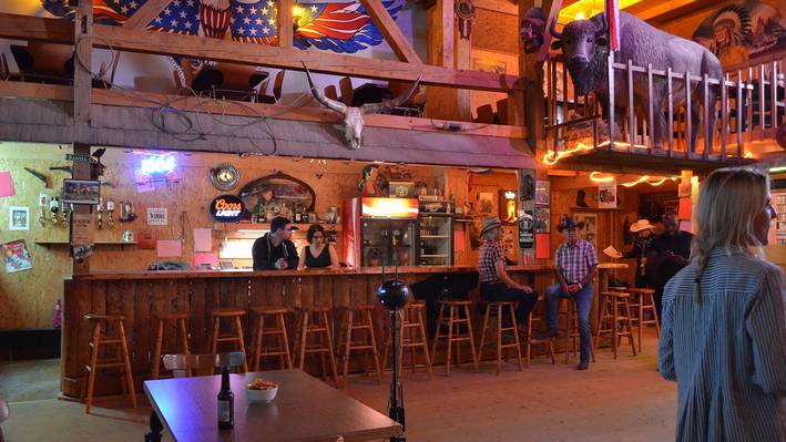 Anweisungen Filmdreh Theke Anweisungen Filmdreh an der Theke im Saloon für das Projekt Englisch lernen mit Virtual Reality.