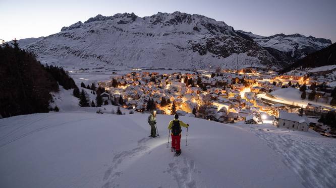 Schneeschuhlaufen in Andermatt.