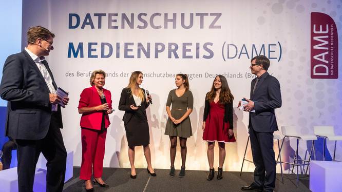 Wissensplatz Datenschutz-Medienpreis geht an Multimedia-Production-Studentinnen