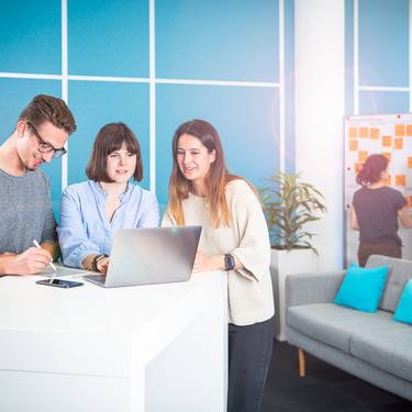 Imagebild Bachelorstudium Digital Business Management