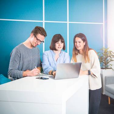 Imagebild Bachelorstudium Digital Business Management