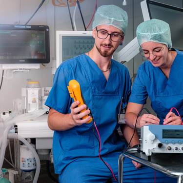 Per Studienstart 2026 lanciert die Fachhochschule Graubünden ein Bachelorangebot in Medizinaltechnik.