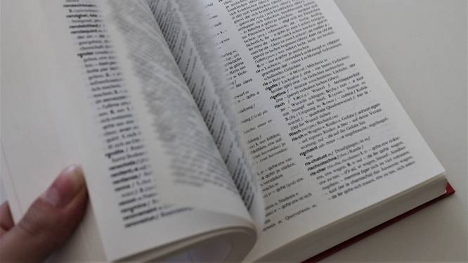 Wissensplatz KI für das Rätoromanische