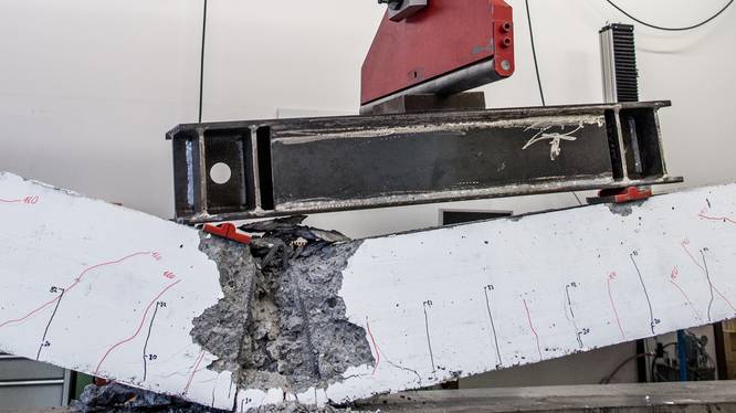 Baulabor Balken brechen im Baulabor