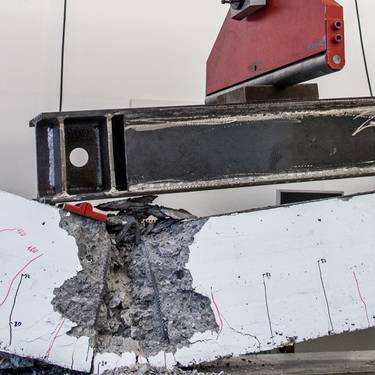 Balken brechen im Baulabor