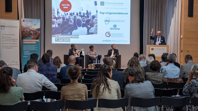 Foto Gemeindeforum mit Publikum