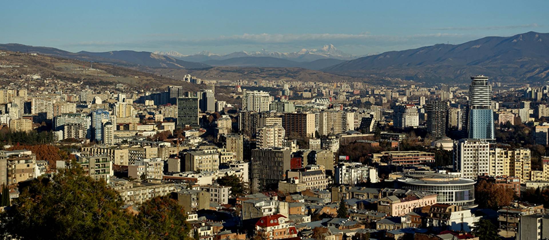 Die georgische Hauptstadt Tbilisi ist eine faszinierende Mischung aus Antike und Moderne