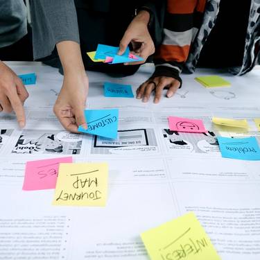 Die Evaluation durch interne und externe Fachpersonen zielt unter anderem darauf ab, Qualitätszie-le zu überprüfen und Vorschläge zur Qualitätssicherung zu entwickeln.