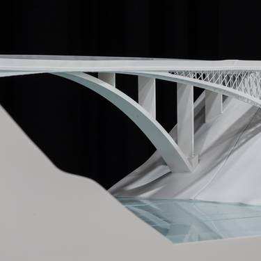 Mit einer innovativen und architektonisch überzeugenden Brückenidee für Tamins (GR) hat der FHGR-Bauingenieur-Student Rouven Inauen den Studierendenwettbewerb im Rahmen des Footbridge Symposiums 2025 gewonnen. 