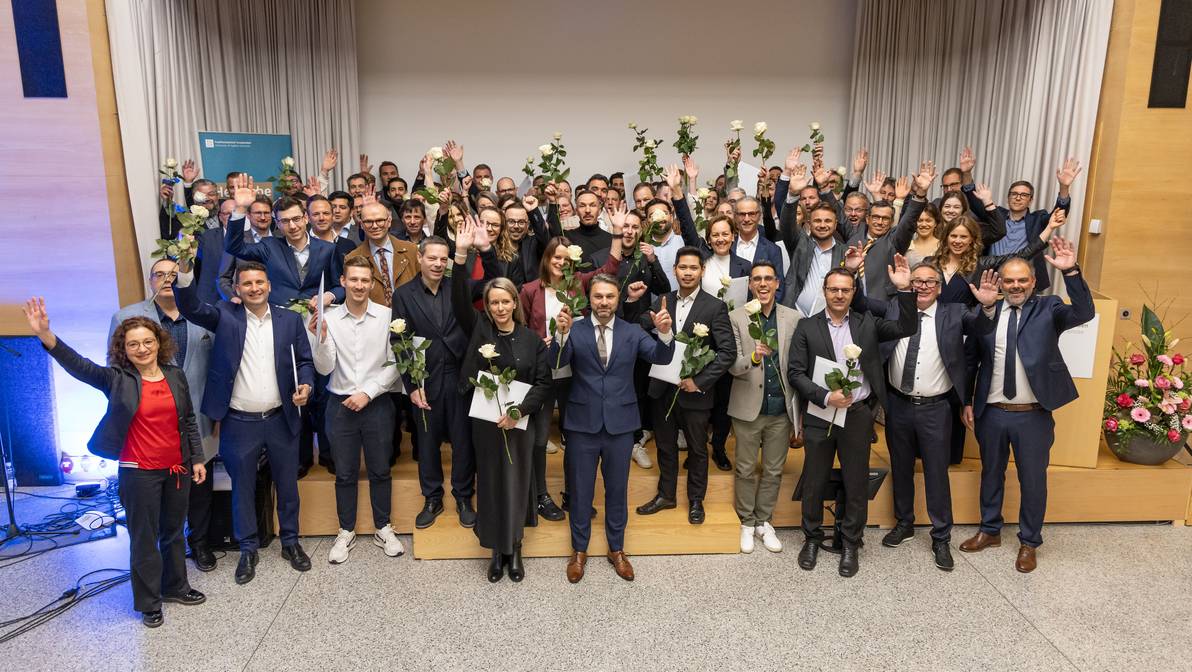 Diesen Frühling haben 306 Personen ein Diplom der Fachhochschule Graubünden für den erfolgreichen Abschluss ihres Weiterbildungs-Studiums auf den Stufen CAS, DAS, MAS und EMBA erhalten. 