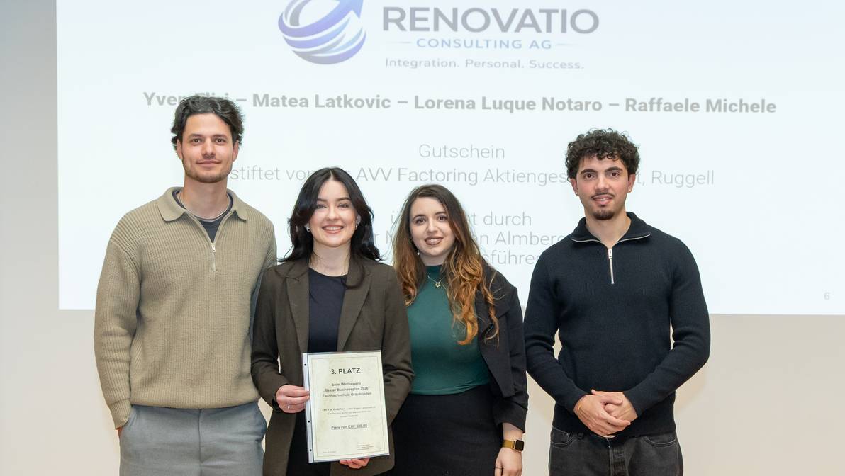 3. Platz am Best-Businessplan-Wettbewerb 2026 der FH Graubünden, die Betriebsökonomie-Studierenden Yven Fliri, Matea Latkovic, Lorena Luque Notaro und Michele Raffaele (v.l.n.r.).