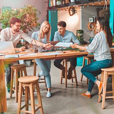 Das Sustainable Business Development Studium beinhaltet praktische Gruppenarbeiten