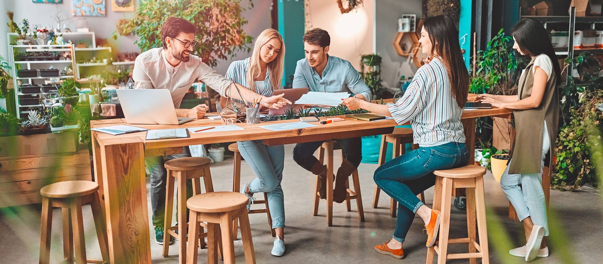 Das Sustainable Business Development Studium beinhaltet praktische Gruppenarbeiten