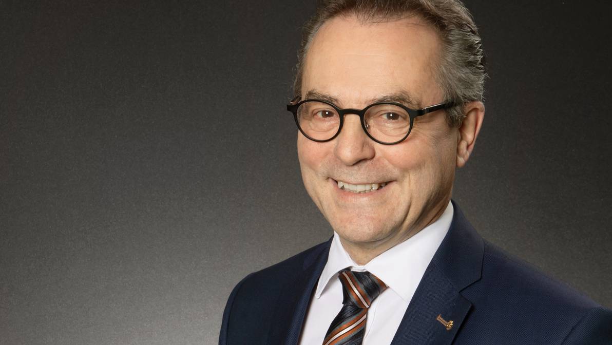 news-fhgr-rektor-jürg-kessler Der Hochschulrat der FH Graubünden hat beschlossen, Jürg Kessler für zwei Jahre über das 65. Altersjahr hinaus bis Ende 2024 als Rektor zu beschäftigen.