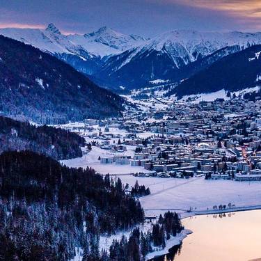 Davos Landschaft mit Bergen