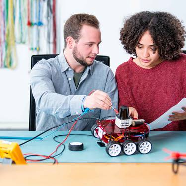 Die Fachhochschule Graubünden bietet ab Herbstsemester 2020 die schweizweit einzigartige Bachelorstudienrichtung Mobile Robotics an. 