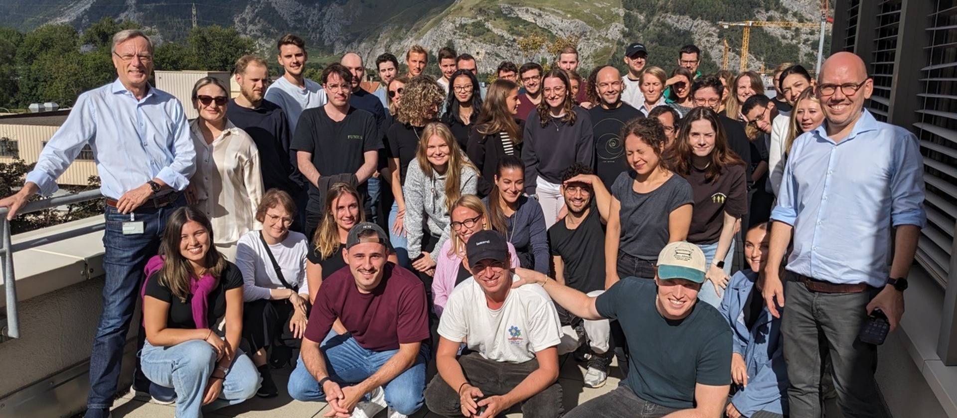 Einer der beiden ersten Studienjahrgänge des konsekutiven Masterangebots User Experience Design & Data Visualization