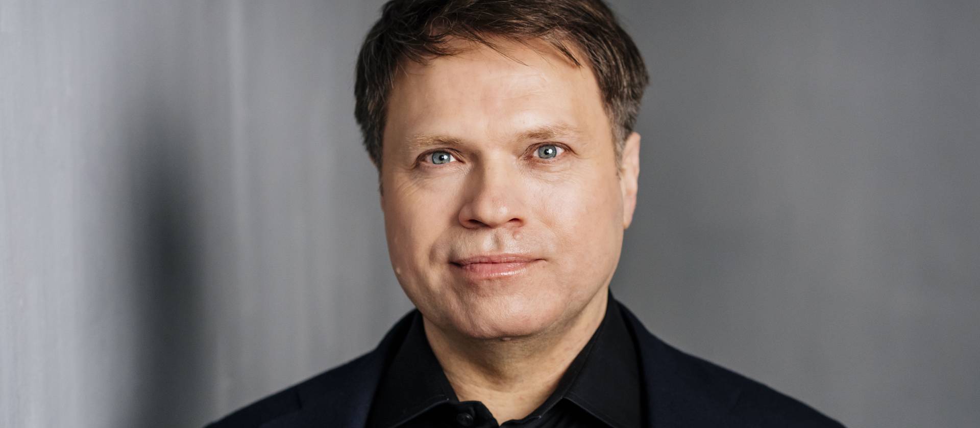 Wolfgang Schäfer ist neuer Studienleiter des Joint-Masterstudiums Digital Communication and Creative Media Production der Fachhochschule Graubünden und der Universität Freiburg. (Bild: Asja Caspari)