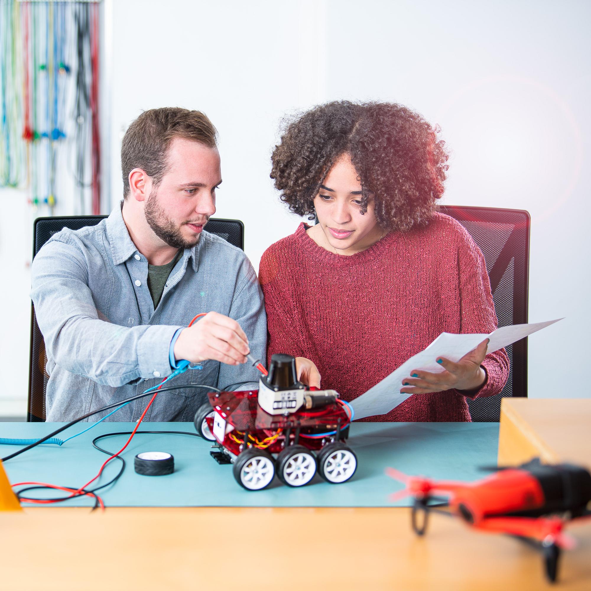 Imagebild Bachelorstudium Mobile Robotics