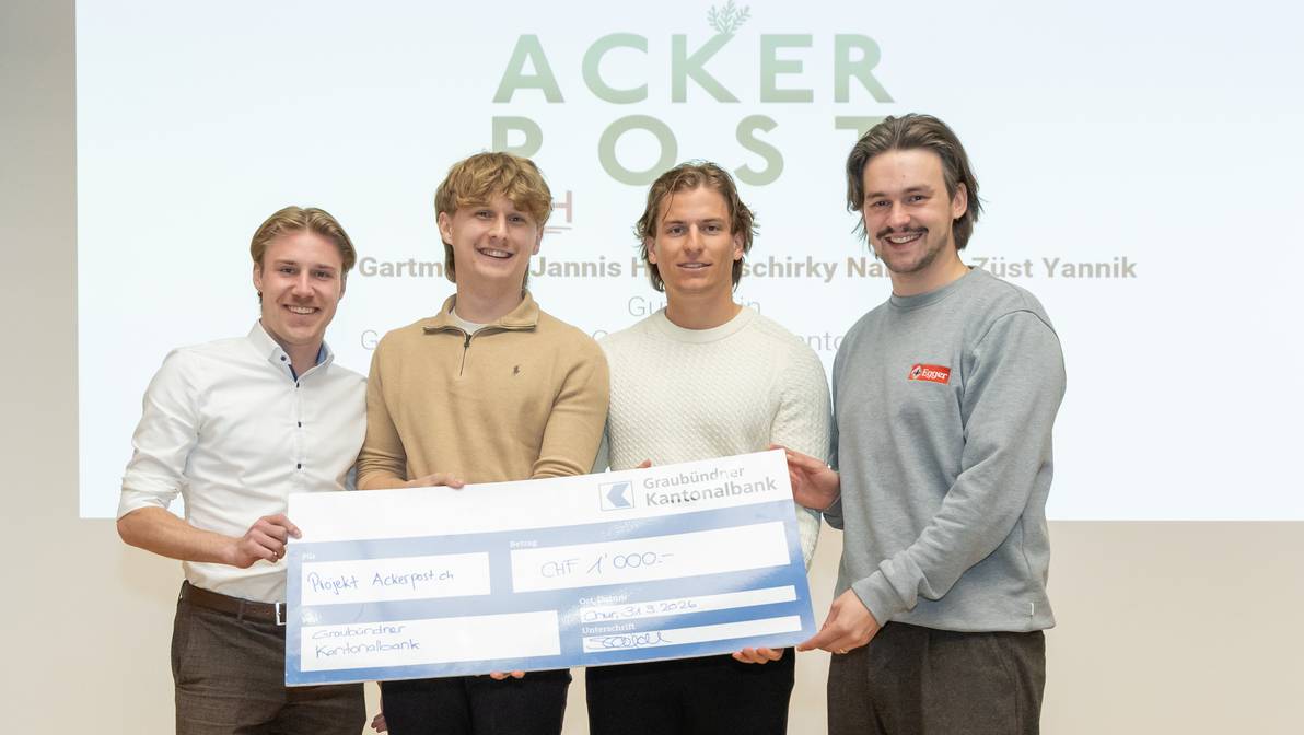 2. Platz am Best-Businessplan-Wettbewerb 2026 der FH Graubünden, die Betriebsökonomie-Studierenden Nando Tschirky, Jannis Hug, Yannik Züst und Ramon Gartmann (v.l.n.r.).