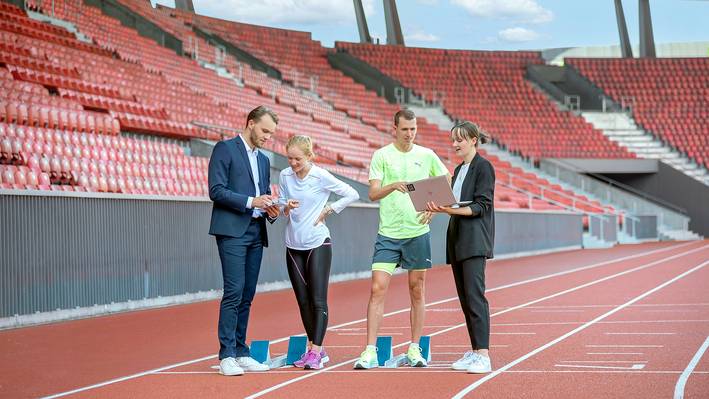 Studierende Bachelorstudium Sport Management im Stadion