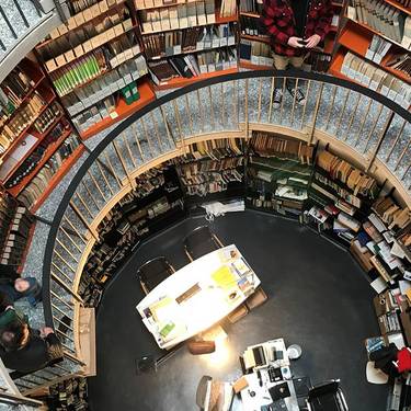 Öffentliche Bibliothek