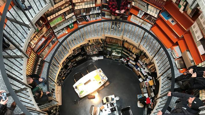 Öffentliche Bibliothek