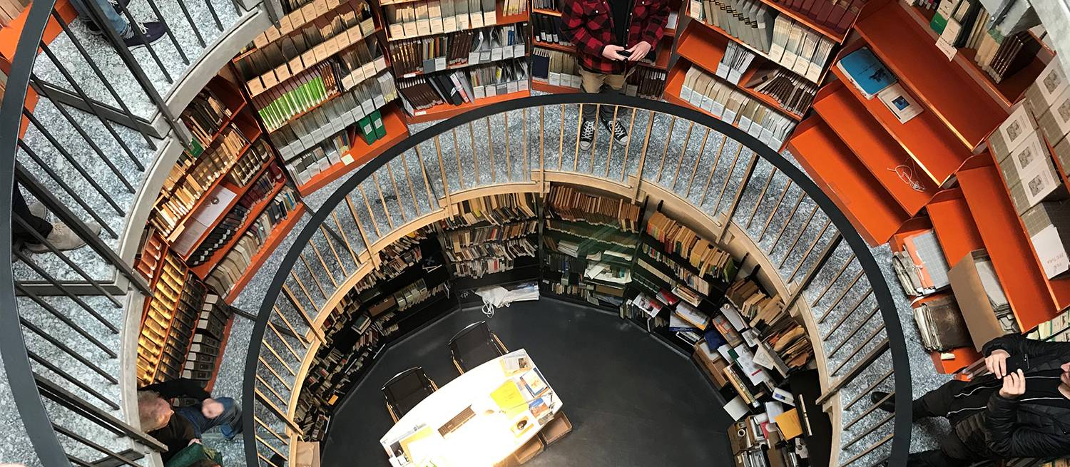 Öffentliche Bibliothek