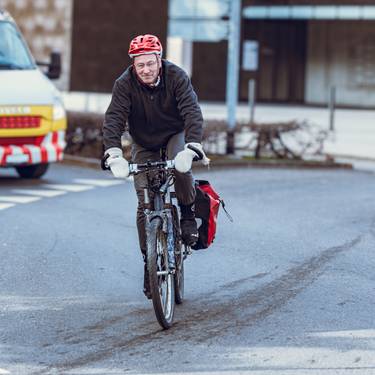 Arbeitsweg als Forschungsinput: Ein Blick in die vielen, nicht vollständig besetzten Autos lässt Ulrich Hauser-Ehninger über ungenutztes Potenzial in der Mobilität nachdenken.
