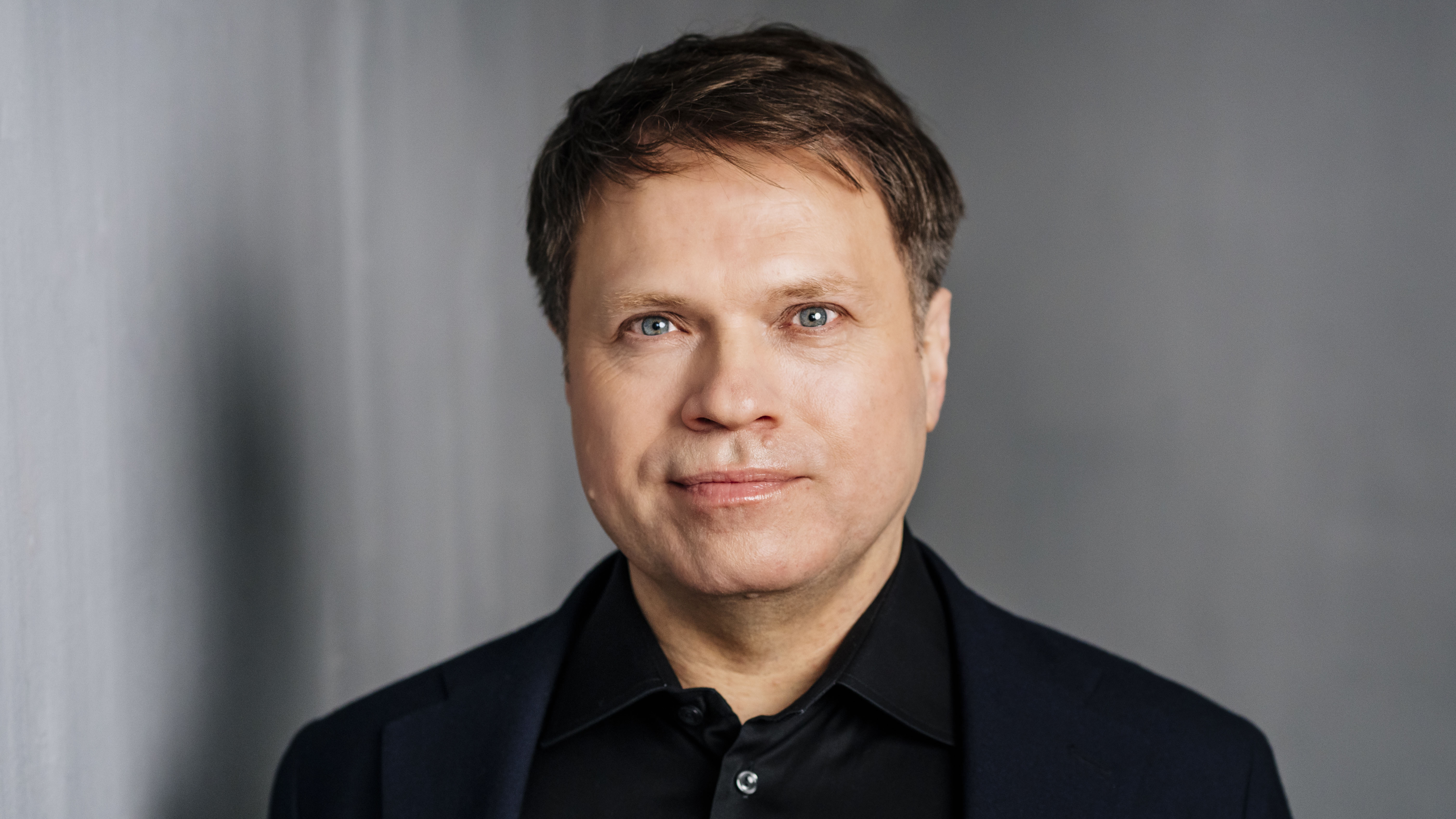 Wolfgang Schäfer ist neuer Studienleiter des Joint-Masterstudiums Digital Communication and Creative Media Production der Fachhochschule Graubünden und der Universität Freiburg. (Bild: Asja Caspari)